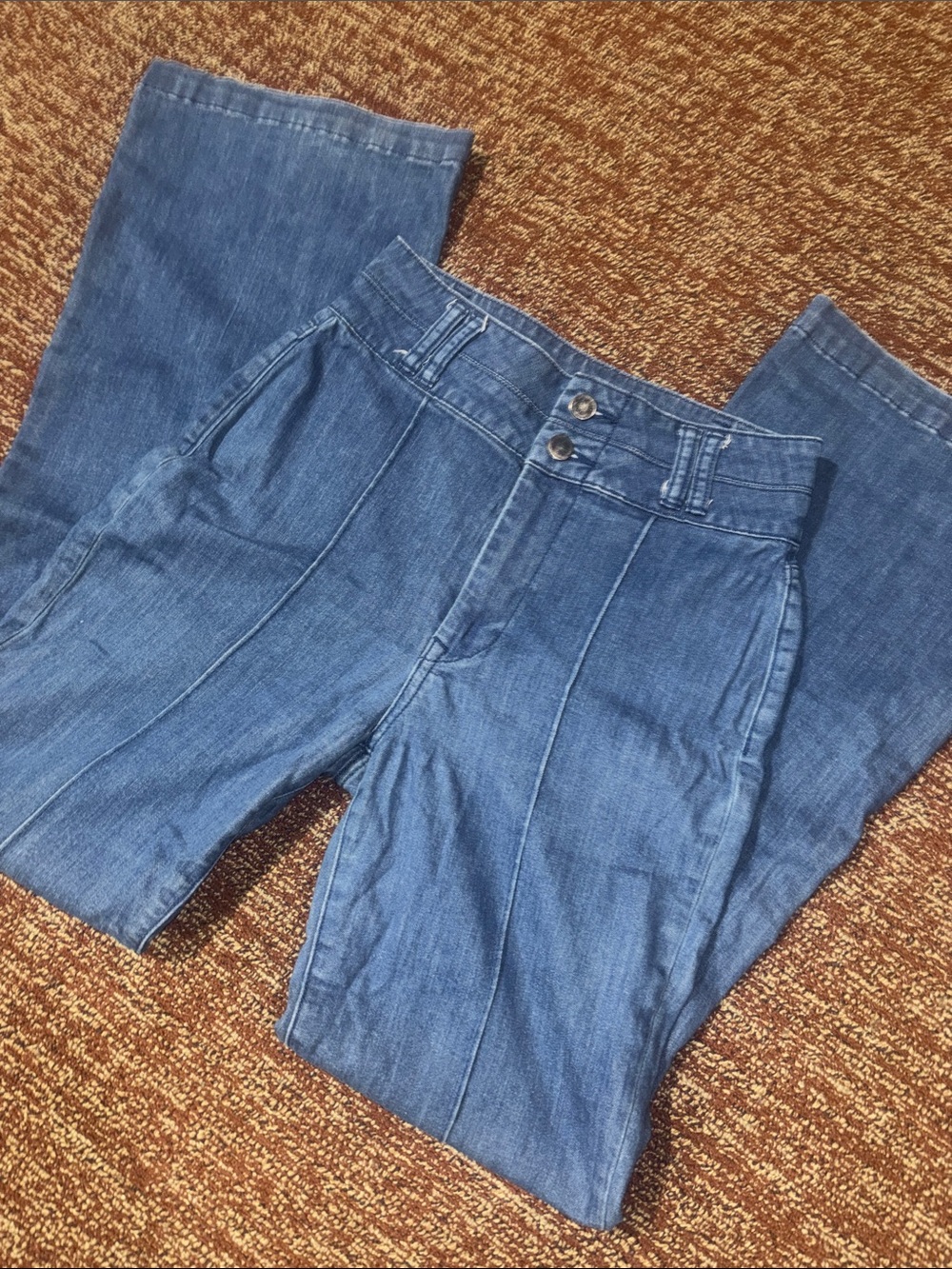 BCBG high rise denim flare leg front seam vintage inspired relaxed jeans 27